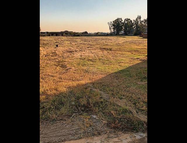 LAND FOR SALE IN NORTON HOME ESTATE